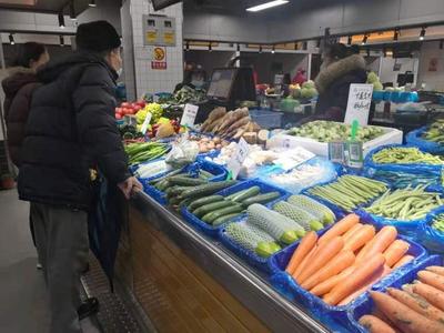 頭水香椿鮮嫩上市，零售價創(chuàng)三年新低引嘗鮮熱潮